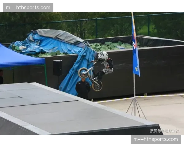 青少年训练早期专项化：BMX运动中的“伤仲永”现象